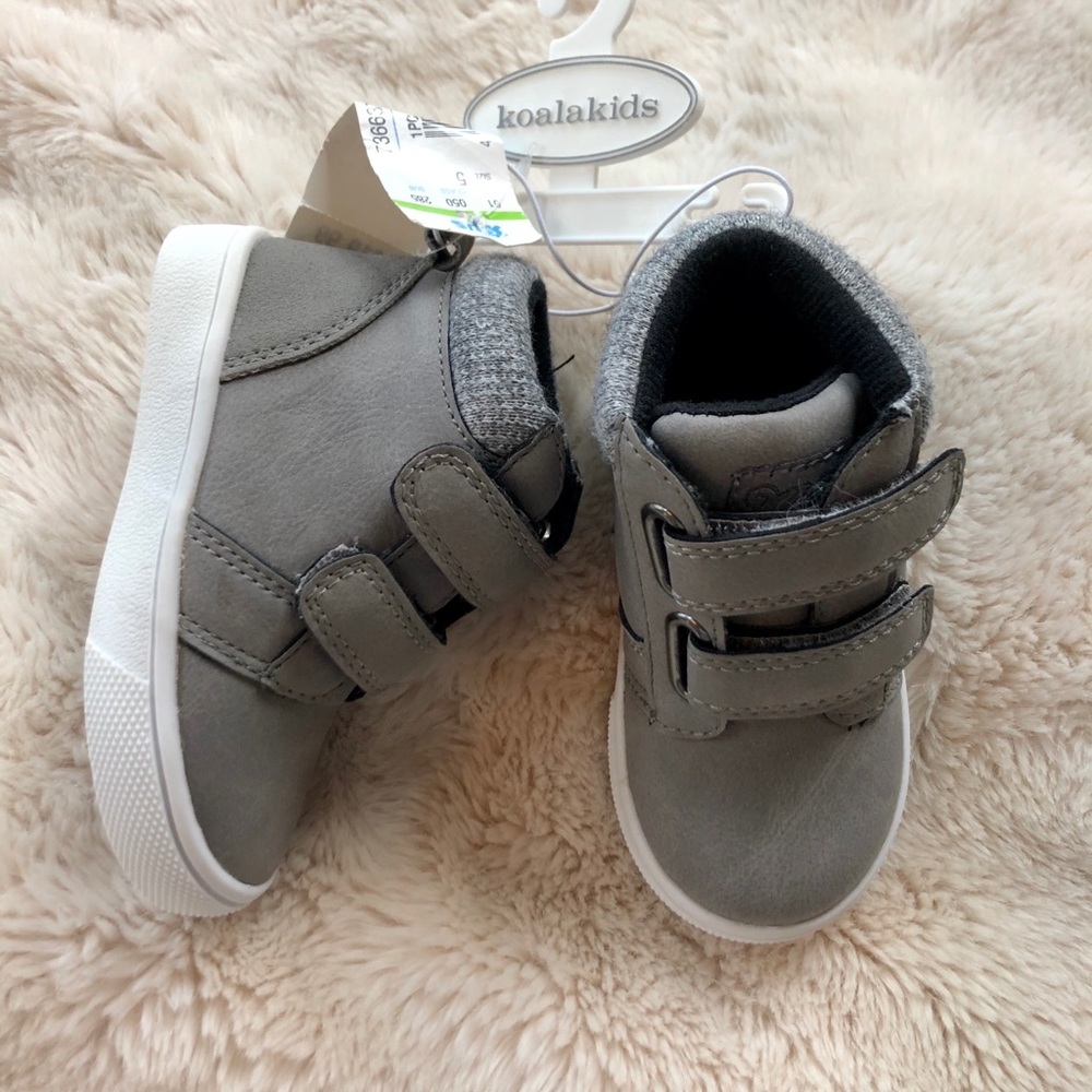 NWT Toddler size 5 boot